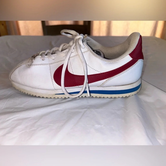 Nike Cortez Youth Basic Leather Youth 3.5 - Picture 2 of 9